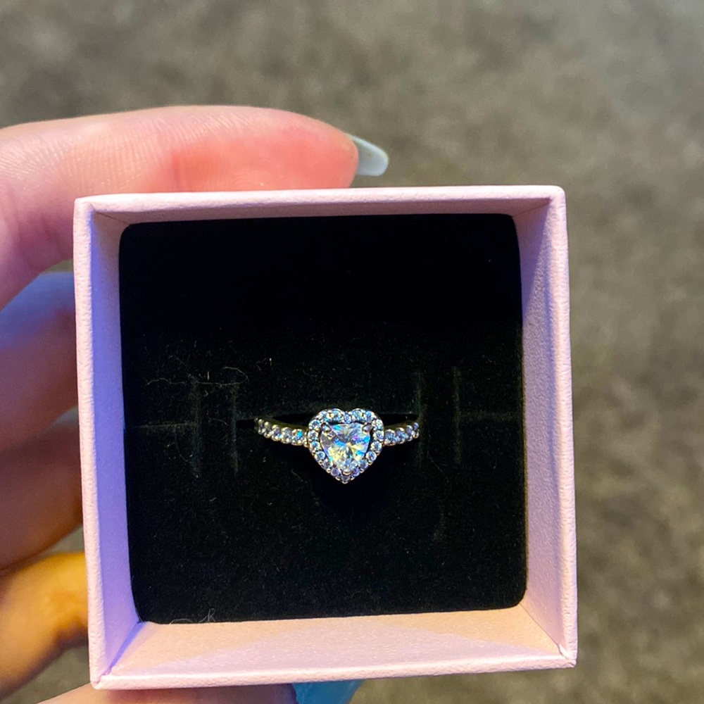 BRAND NEW PANDORA HEART RING!